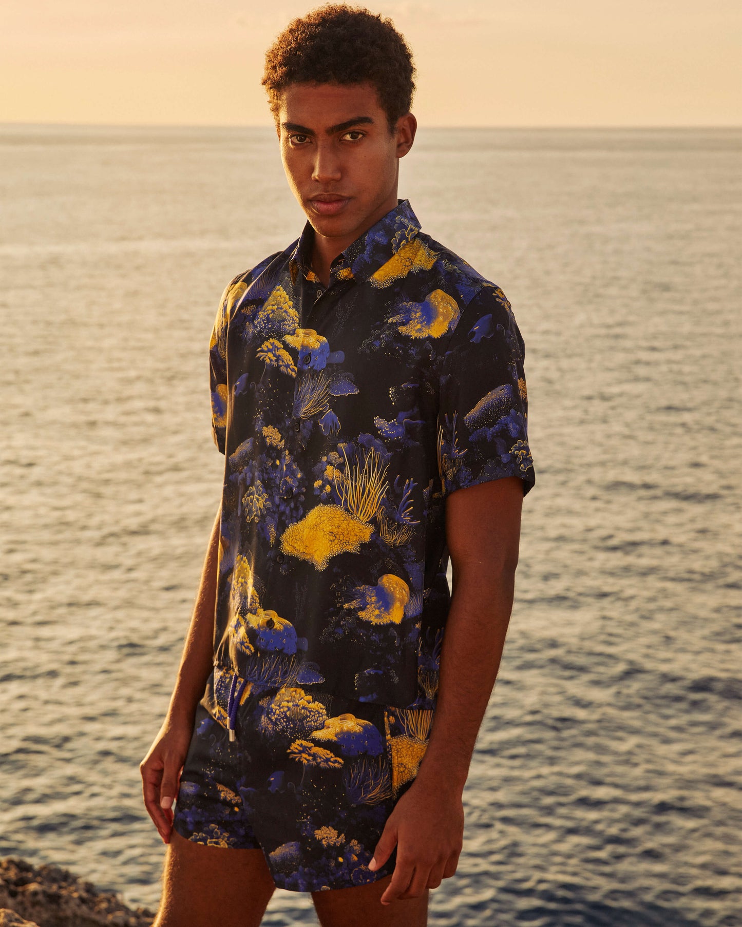 Vilebrequin Men Silk Bowling Shirt Coral Reef - Black