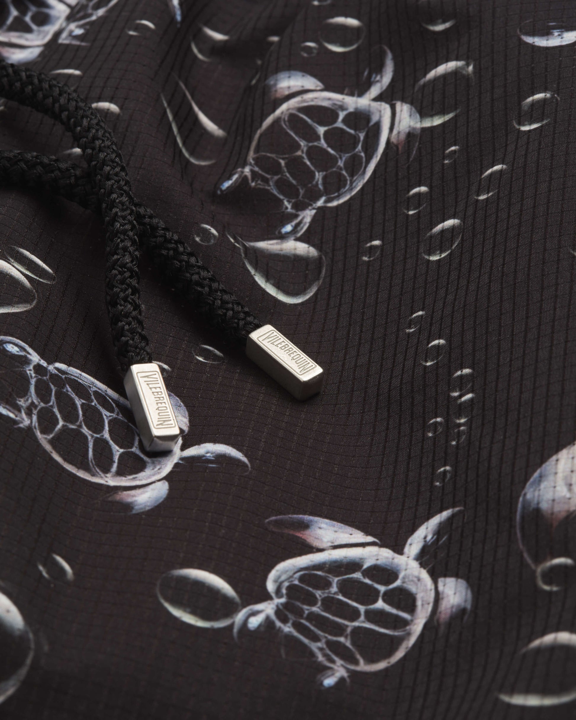 Vilebrequin Men Micro-Perforated Ultra-light and packable Swim Trunks Bubble Turtles 3D - Black