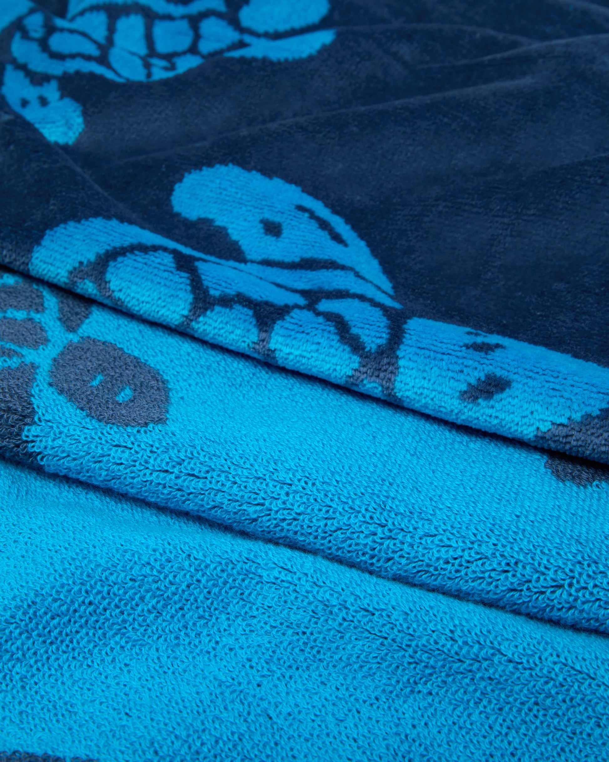 Vilebrequin Accessories Organic Cotton Beach Towel Ronde des Tortues Jacquard - Blue Evening
